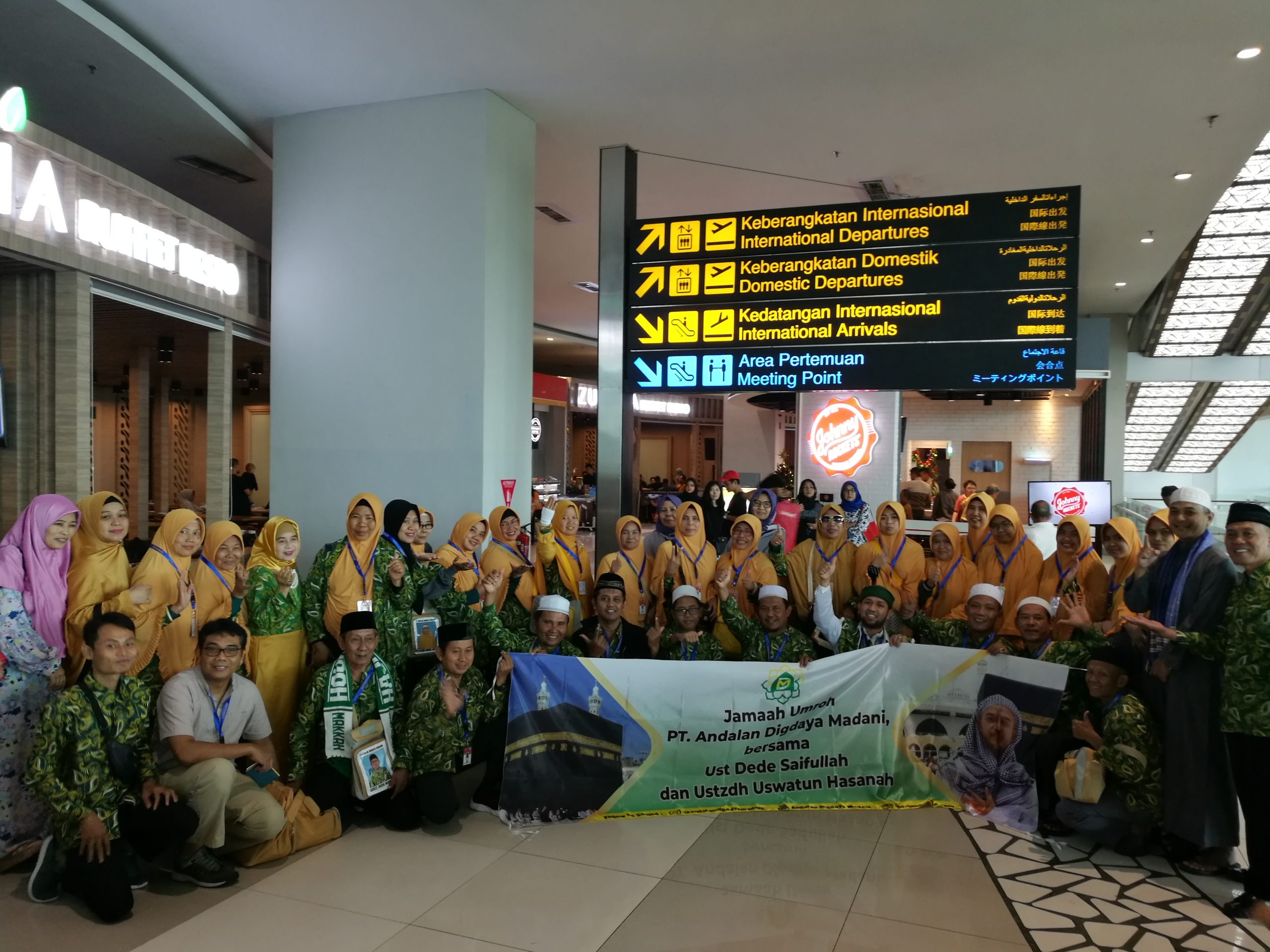 Jamaah di bandara